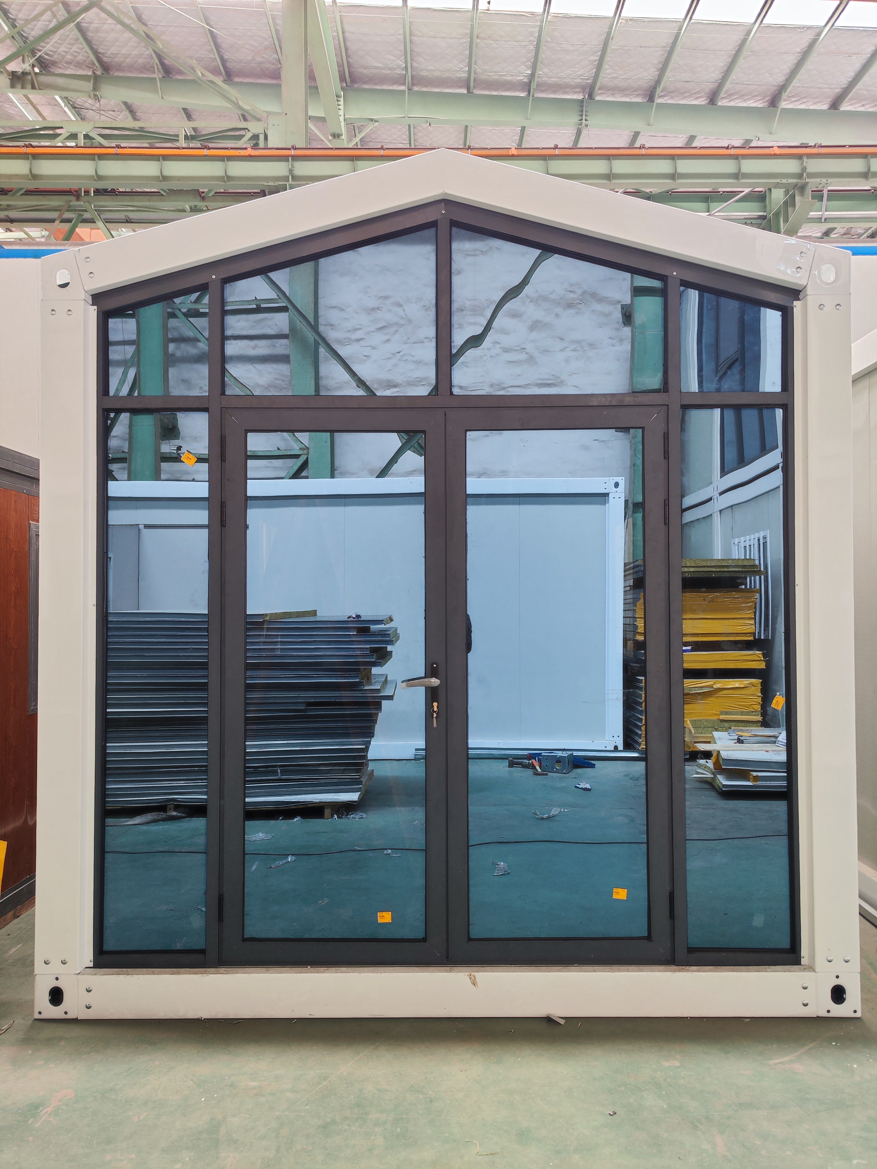 Triangular Roof Container house