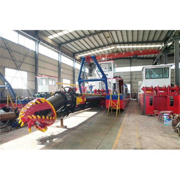 20inch Discharge Diameter Cutter Suction Dredger with Max 14m Dredging Depth