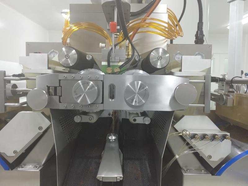 13kw Automatic Softgel Encapsulation Machine with 12 Plungers