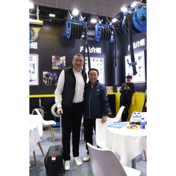 Mobile Paper Filter Welding Fume Extractor Portable Exhaust Extractor for Shops