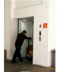 China AV Drive Warehouse Freight Elevator With Machine Room 3000KG on sale