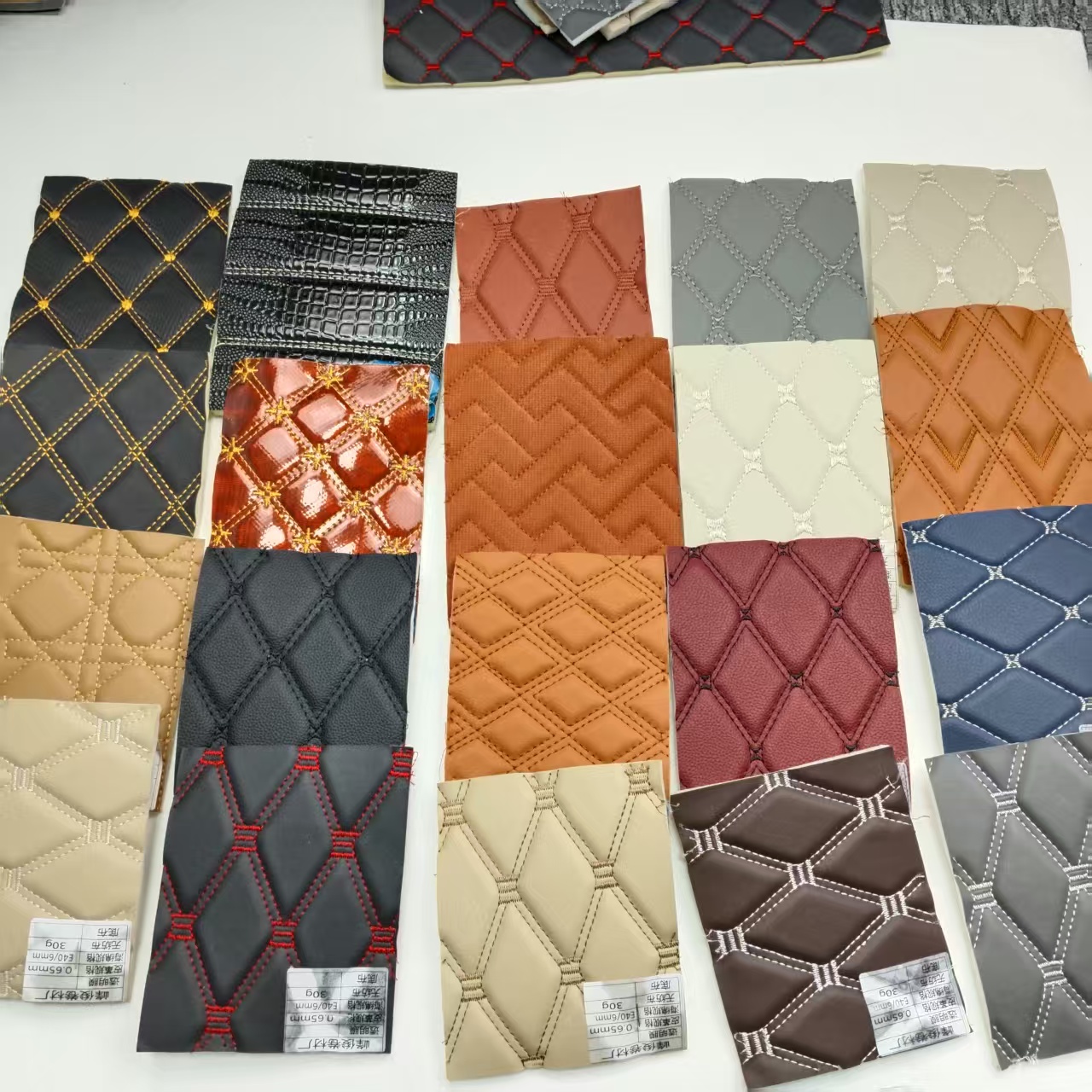 Comfortable Base Embroidery Quilted Quilted Leather