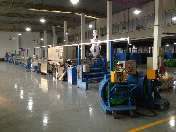 15Kw Plastic Insulating Wire Extruder Machine Screw Dia 60mm With Double Layer Cooling Device
