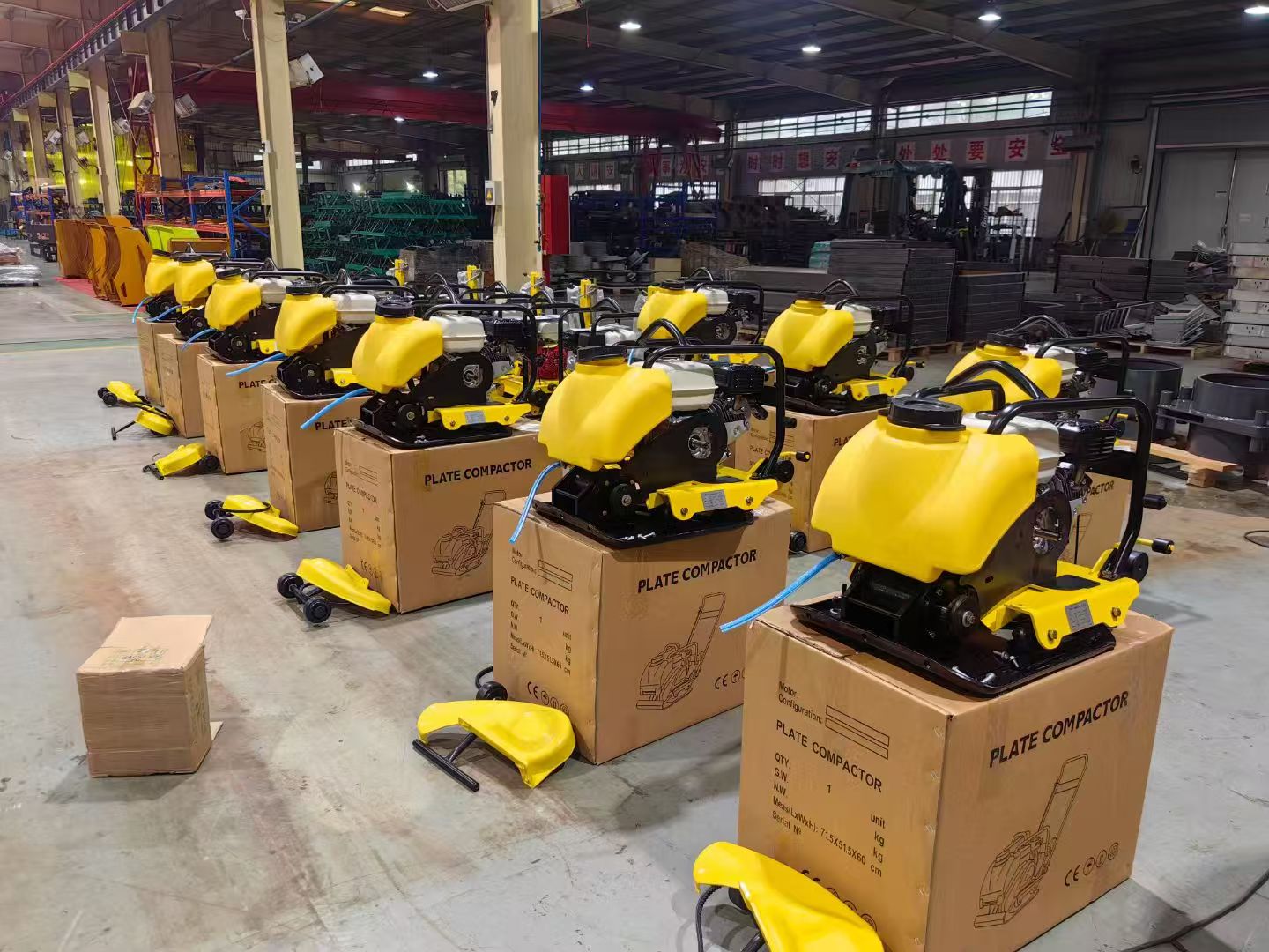 STP90 Gasoline Plate Compactor 13kN Force Construction Compaction Machine for Soil Asphalt