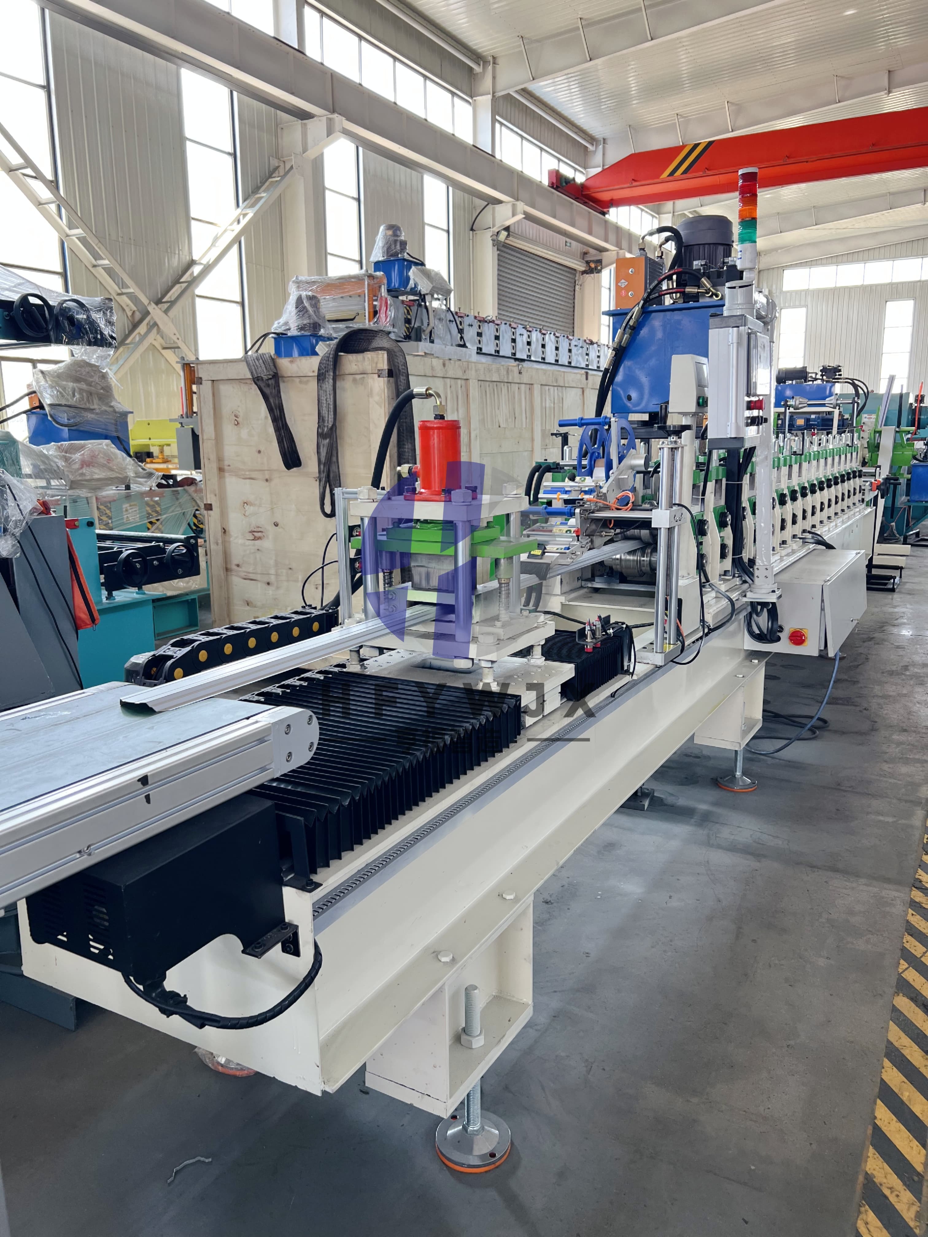 Automatic Fence Roll Forming Machine with 16 Rows Rollers Non-stop Flying Shear and 20–23 m/min Speed
