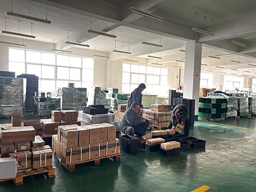 Portable 26 Meter Solar Powered Submersible Pump High Flow with Remote Monitoring