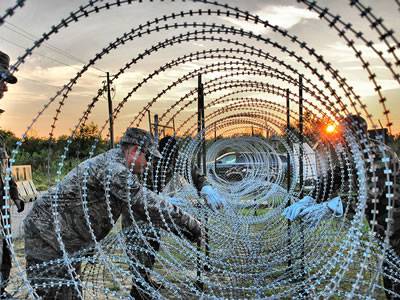 Welded Steel Razor Wire Mesh Panel Fence 75 × 150mm