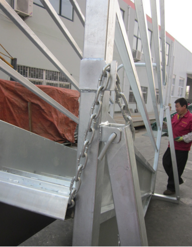 Adjustable Galvanized Cattle Chute Loading Ramp HDG Adjustable 6 Rail Cattle Panels Loading Ramp 2.4h x 3.6L Slide Gate