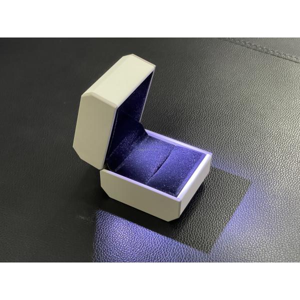 Customized Your Logo-White Pu Leather LED Ring Box