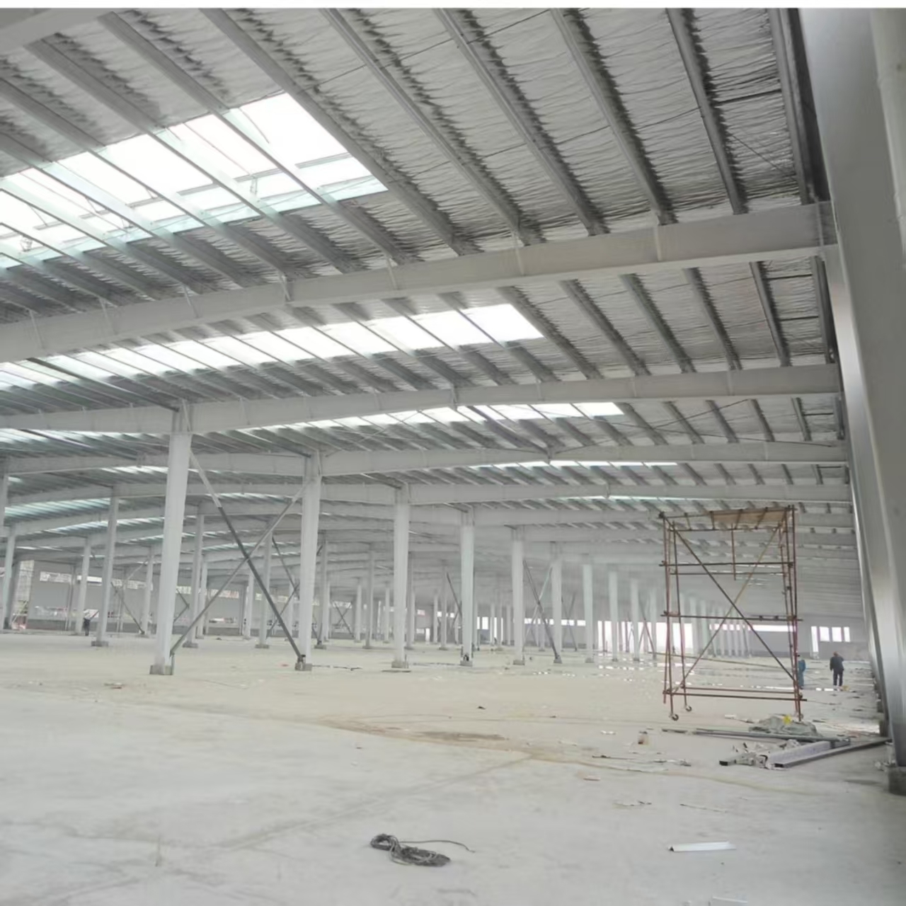 Large Span Customizable Height Prefab Steel Construction Portal Frame Building with 50 Years Lifespan