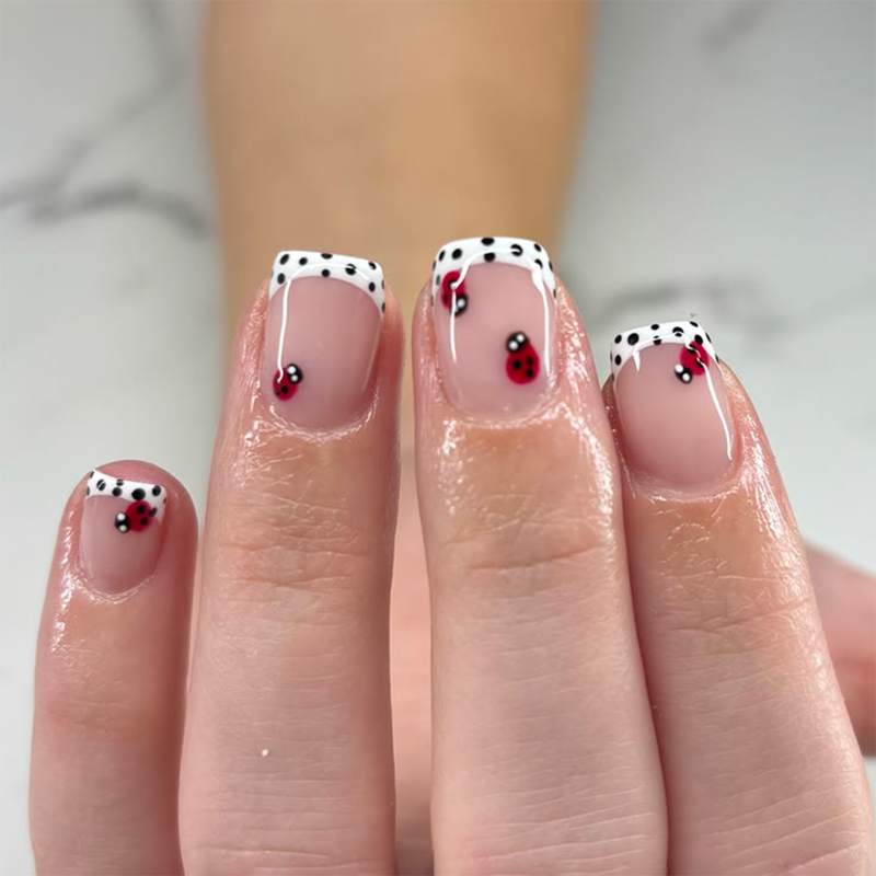 Medium Square Polka Dot Design Pattern Flase Nails Instant Manicure