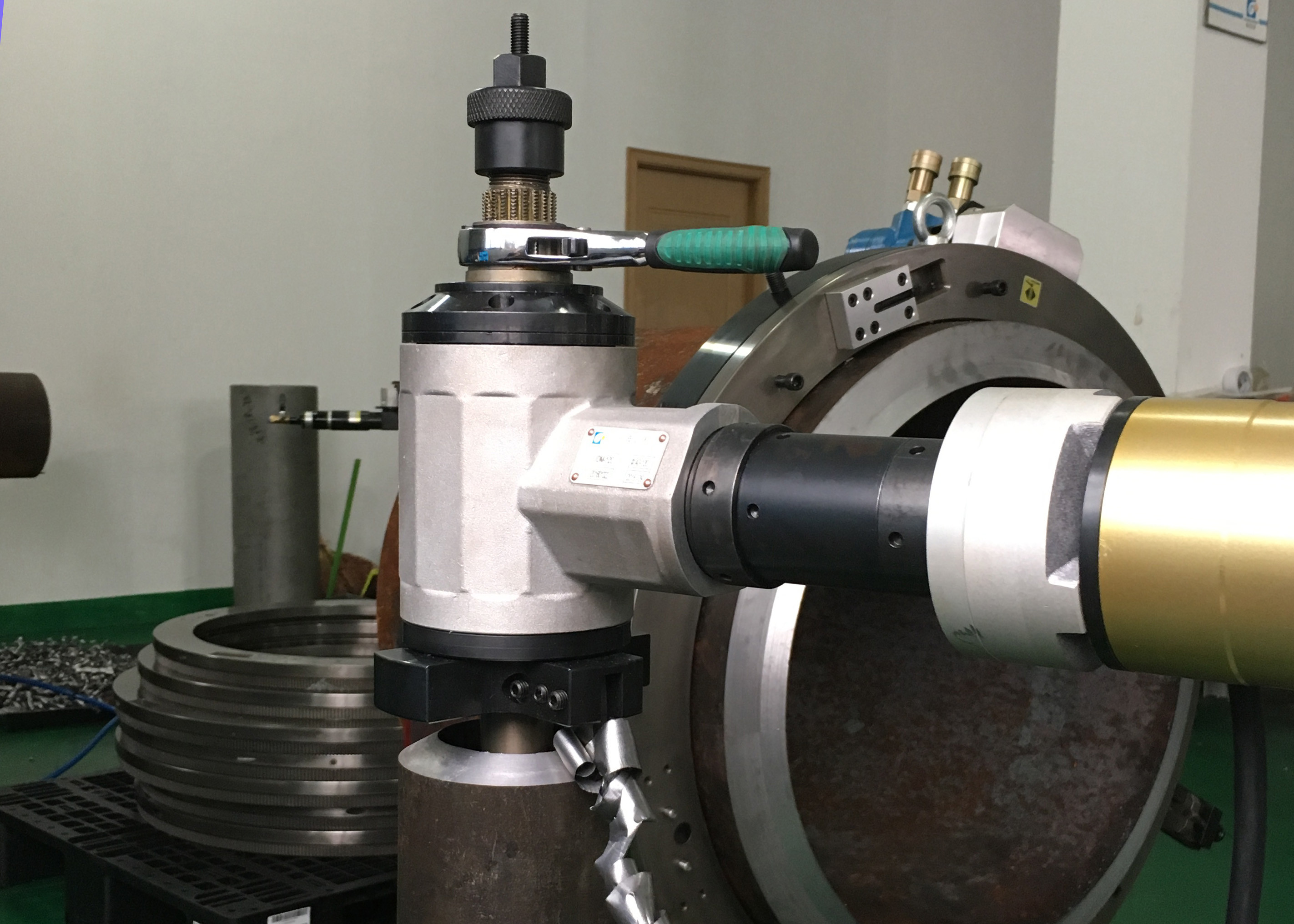 Quality High Efficiency Tube Chamfering Machine , Portable Pipe Beveling Tools for sale