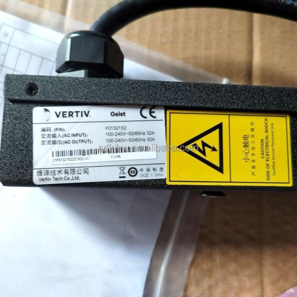 1U Geist C1650L F0132152 Basic Rack PDU 220V 32A 16A Input Switch Universal Type