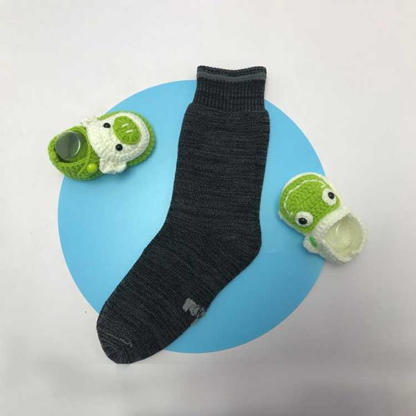 Black Unisex Running Socks with Breathable Design Solid Pattern Material