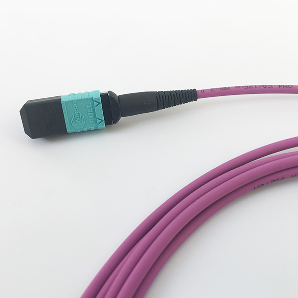 8 Core OM4 MPO Fanout Cable Multimode PC Polish Type For Jumper Connection