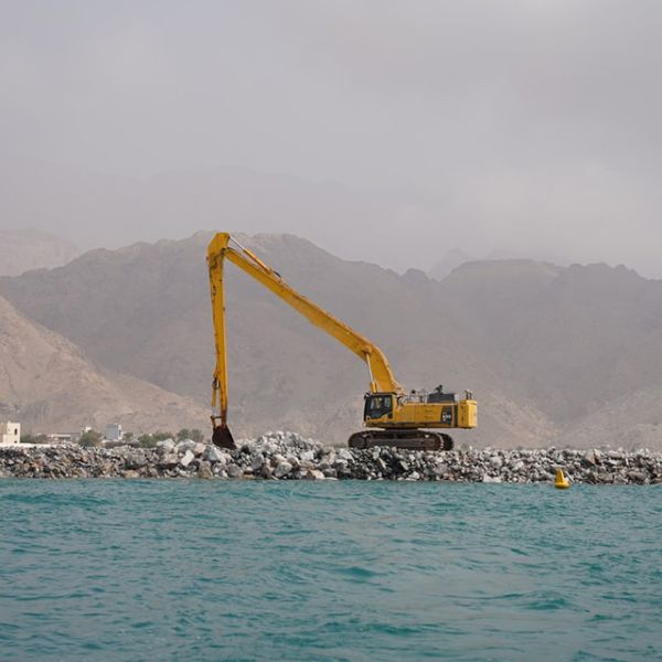Amphibious Excavator Extended Arm: Engineered for Strength and Versatility