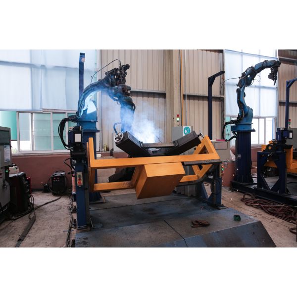 With Robotic Welding Arm Automatic Welding Robots With Automatic Seam Tracking