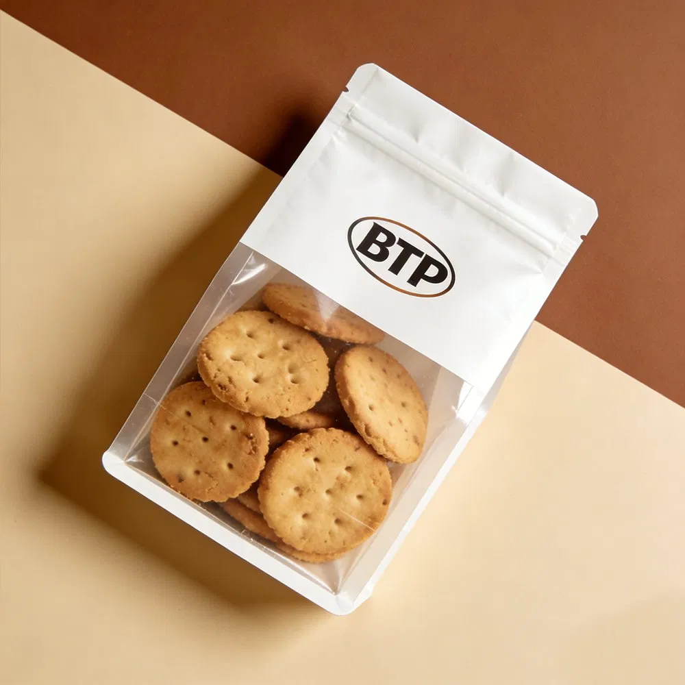 Food packaging bag with flat bottom design