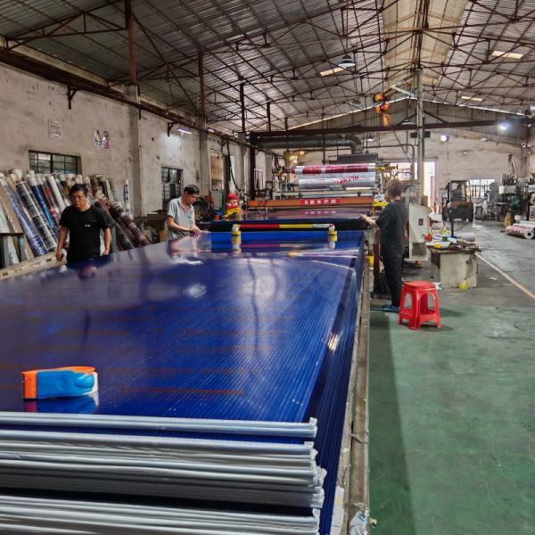 Twin-wall Multi-wall Polycarbonate sheet Normal Size 2.1 5.8m UV Resistant Insulated Panel Ideal for Greenhouses and Skylights