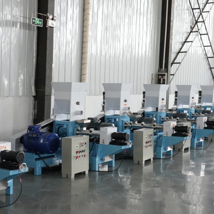 Small Floating Fish Feed Mill Pellet Extruder Machine With Diesel Engine