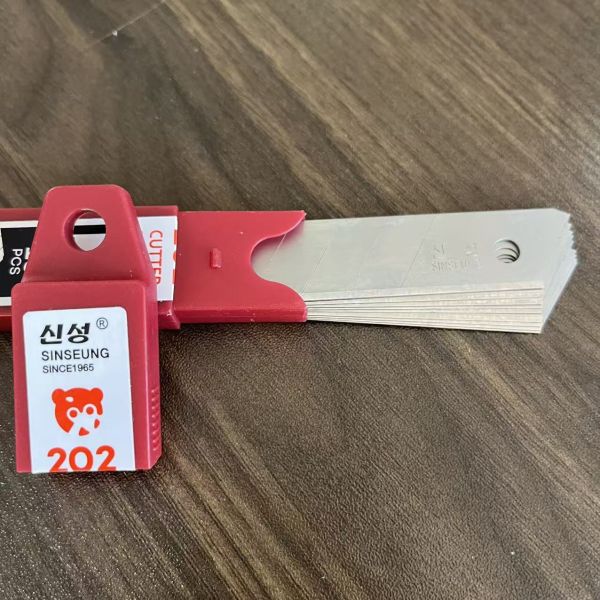 Long Lasting High Sharpness 18mm Knife Blades 60° Angle For Precision Cutting
