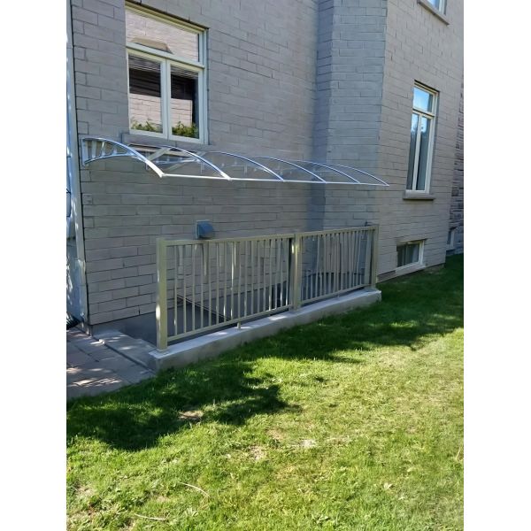 Adjustable Extend Length PC Canopy Balcony Awnings Durable Transparent Polycarbonate Sheet Shelter Designed for Outdoor Business