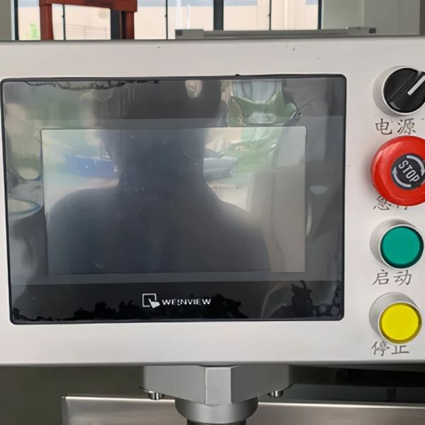 Transparent Film Wrapping Machine 3D Cosmetics Packaging Machine Full Automatic