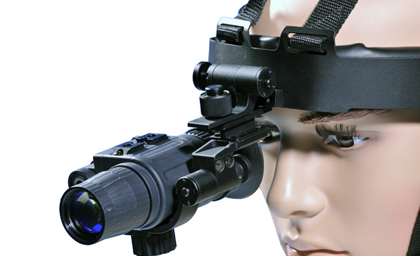 Lightweight Ip67 Monocular Night Vision Viewer Handheld / Weapon Mountable
