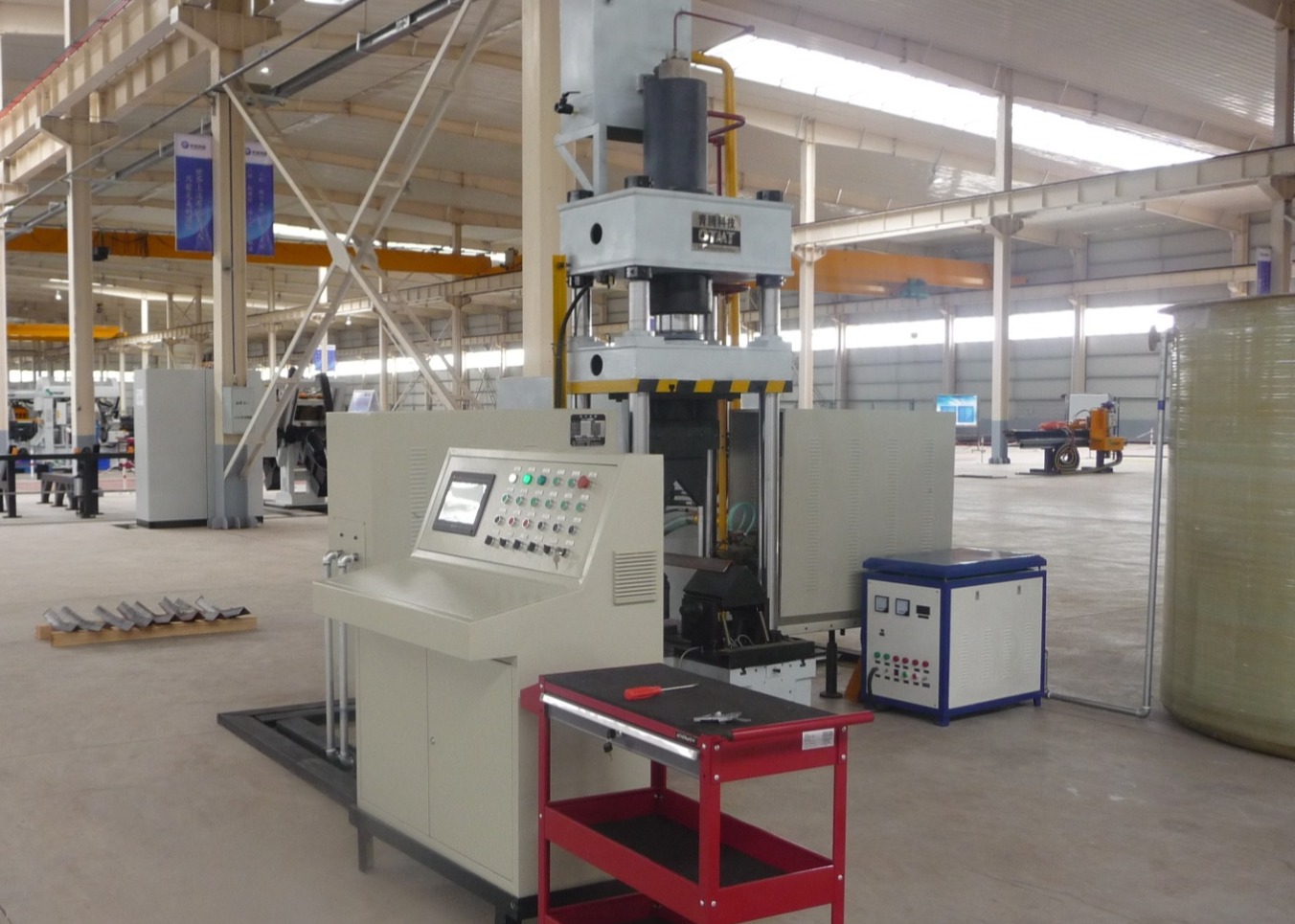 Hydraulic CNC Heating Bending Machine For Angle & Plate With High Capacity