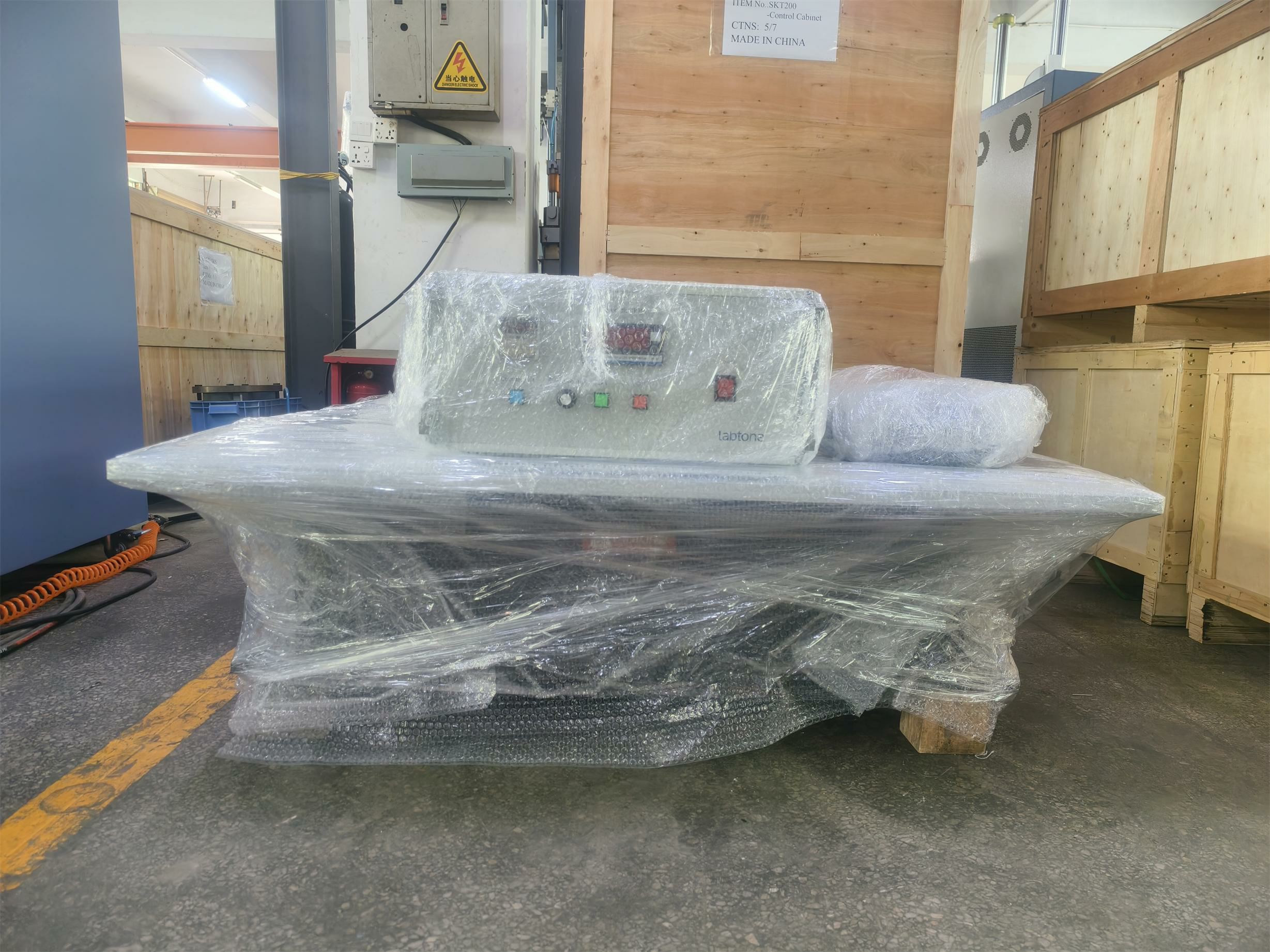 200kg Payload Simulation Transport Vibration Testing Machine with 500kg Payload Capacity Complies With ISTA ASTM