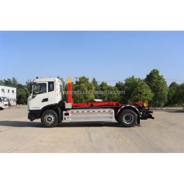 Small Dongfeng Electric Hook Arm Garbage Truck