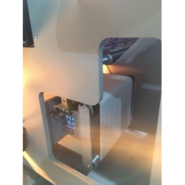 Digital Label Printing And Cutting Intergrated Machine