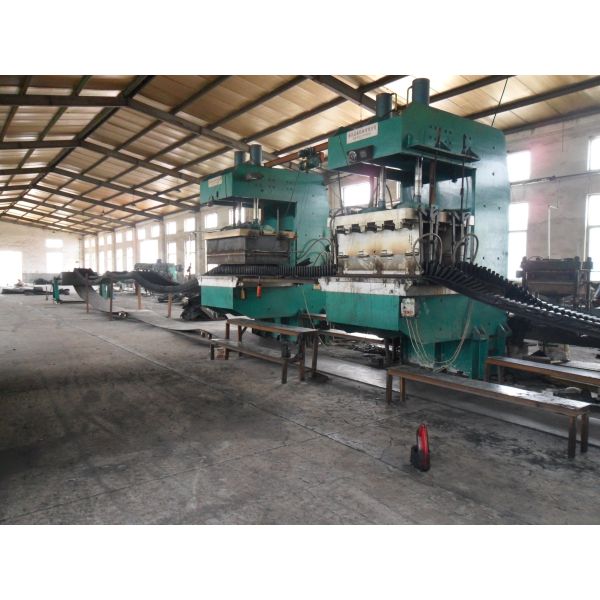 Cooling System Integration Sidewall Belt Rubber Vulcanizing Press Machine with PLC Control and Customized Size