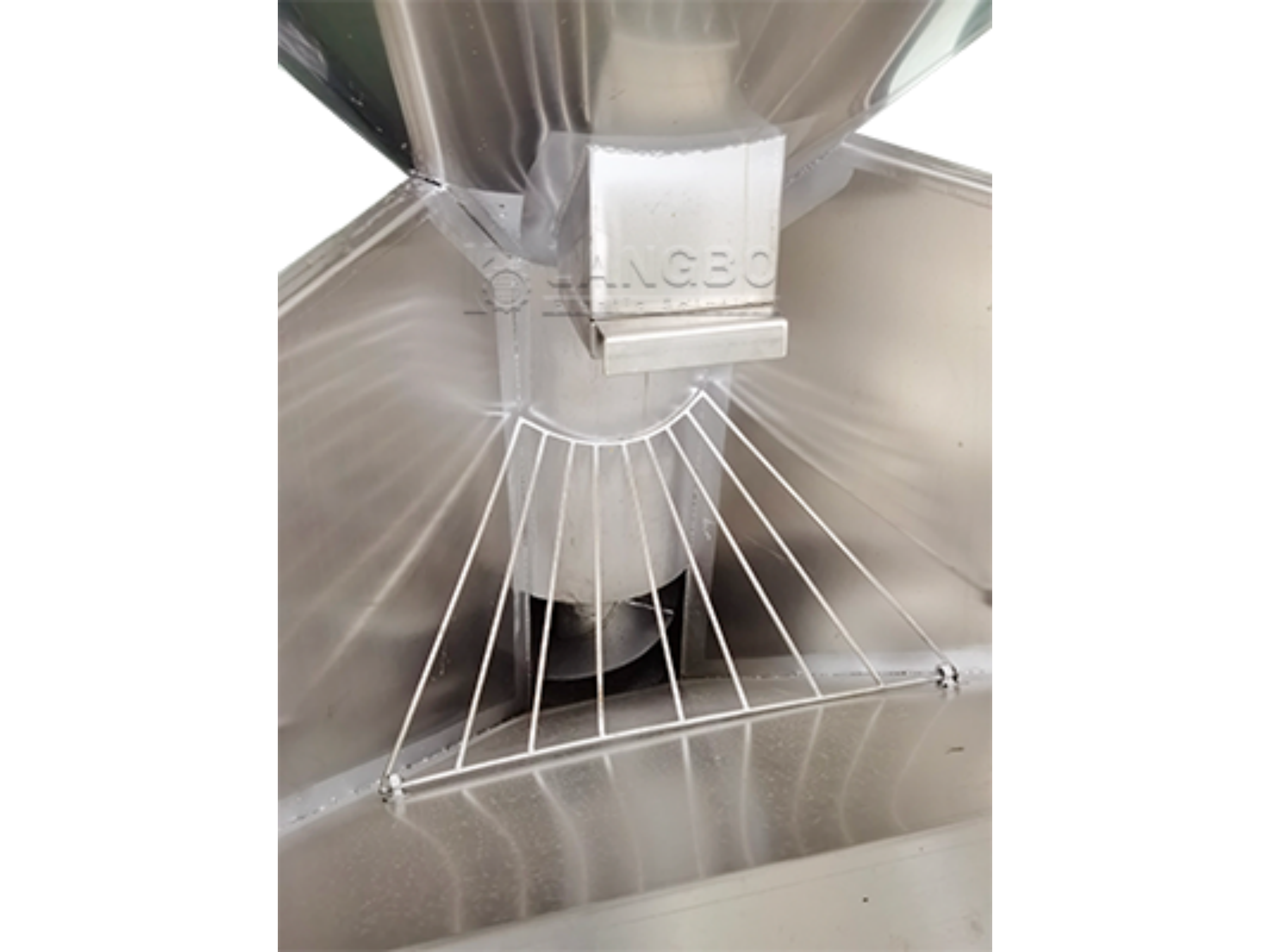 Feeder hopper and discharge port for easy material handling