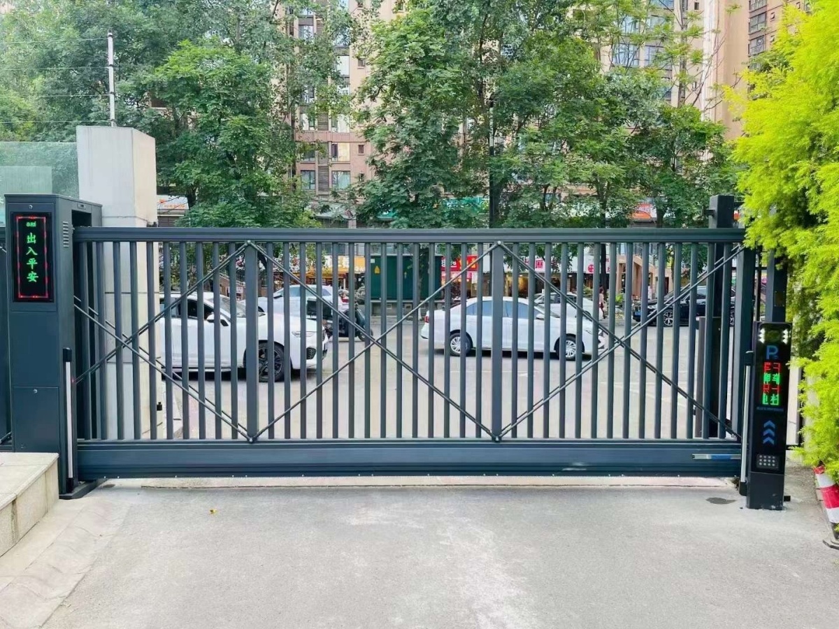 Heavy Duty Electric Trackless Segmented Door Modern Expandable Automatic Sliding Gates Industrial Aluminum Alloy Warehouse Park