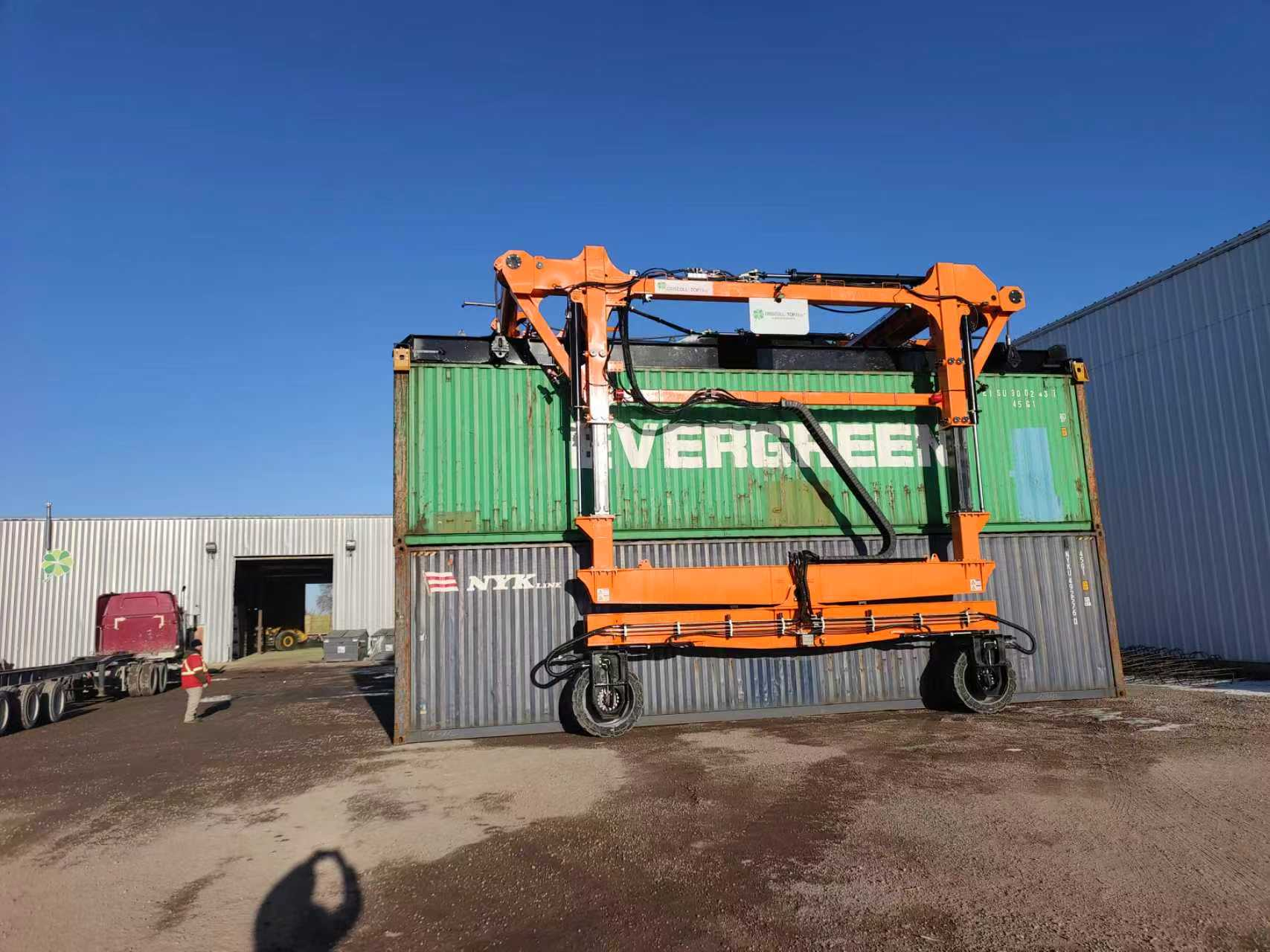 Straddle Carrier 35t