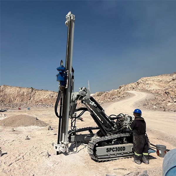 Pneumatic Drilling Rig Mining DTH Drilling Equipment Surface Blast hole Drilling Rig
