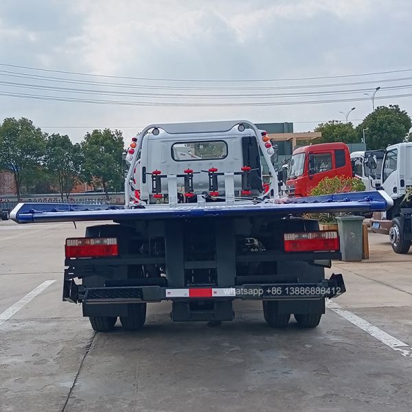 5T Dongfeng Flatbed Wrecker 4*2 Extended Cooling System for Middle Eastern Climate