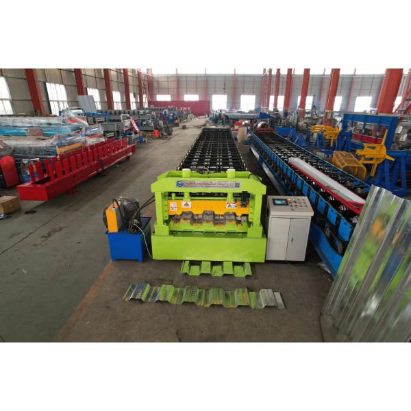 Automatic Control Metal Deck Roll Forming Machine With 10 - 20m/Min