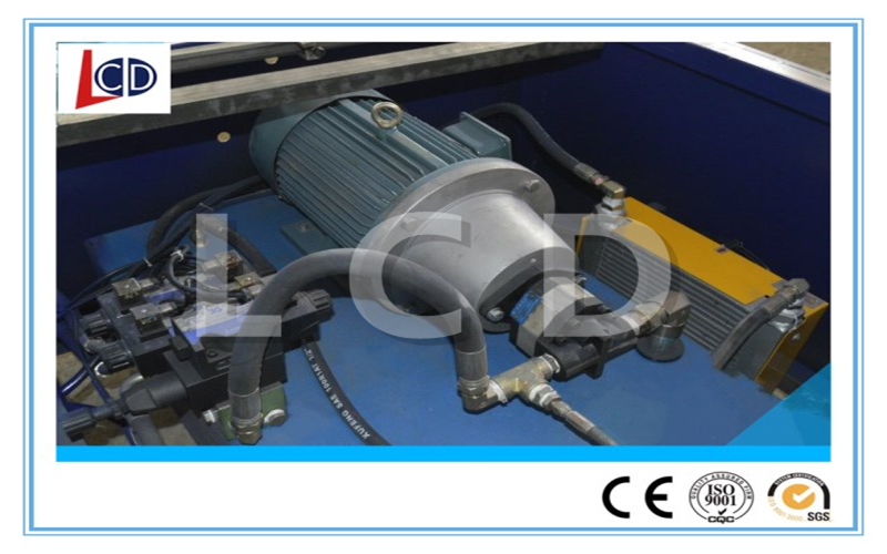High Precision Cnc Sheet Metal Punching Machine , Hydraulic Punching Machine For Metal Ladder