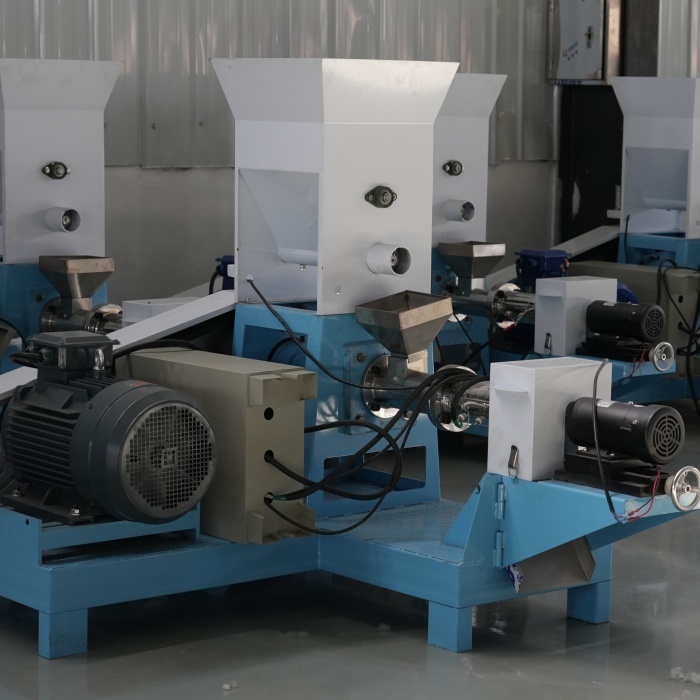 Auto Control 380V Poultry Floating Fish Food Machine Small Feed Granulator Machine