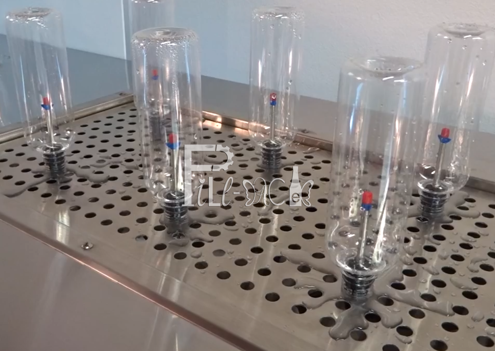 2L Plastic Mineral Water Bottling Filling Machine Line Adhesive Labeling With Code Printer