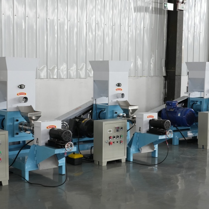 Small Floating Fish Feed Mill Pellet Extruder Machine With Diesel Engine
