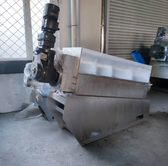 Screw Filter Suitable For Sludge With High Oil Content