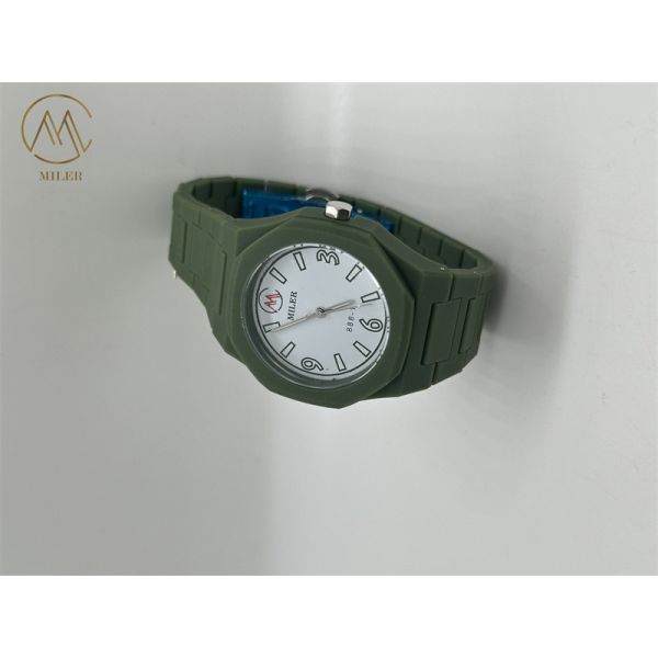 Mineral Dial Window Material Round Case Shape Quartz Wrist Watch