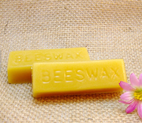 Customized Package 1oz Natural Beeswax Bar For Retails Triple Filtered