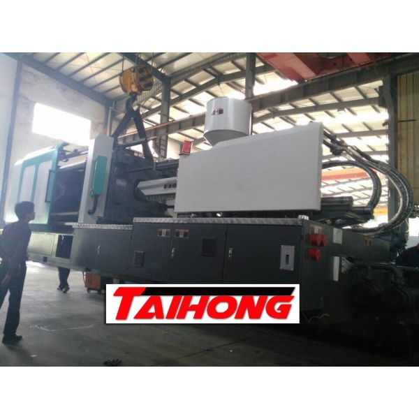 Hydraulic Small Plastic Injection Molding Machine 780 Ton Energy Saving