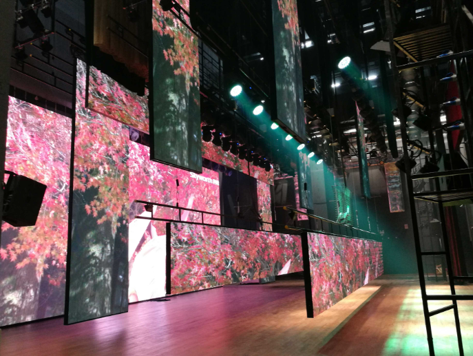 Customizable & High Brightness Transparent Video Wall Wide Viewing Angle for Malls