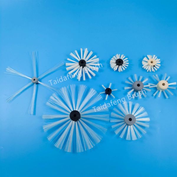 Versatile Pipe Inner Wall Cleaning Brush With Durable Pom Core For Surface Preparation