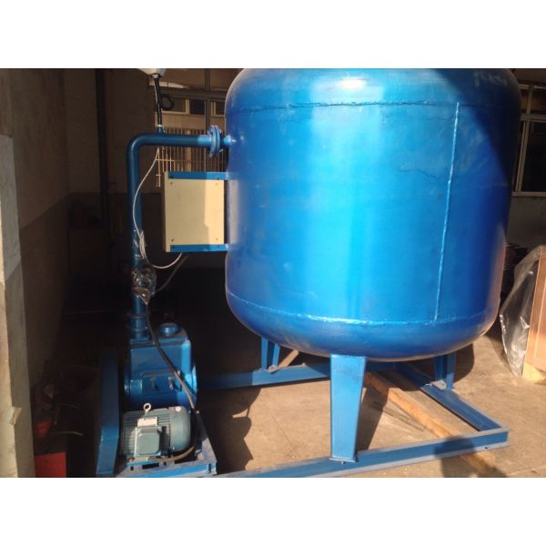vacuum station for forming machine